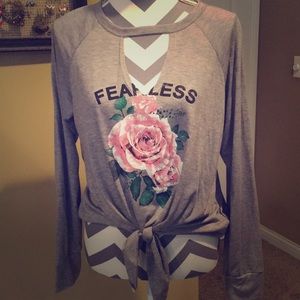 Long tee shirt gray/Rose pattern.